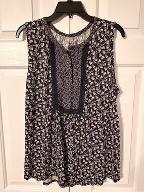 LOFT Navy and White Floral Sleeveless Blouse